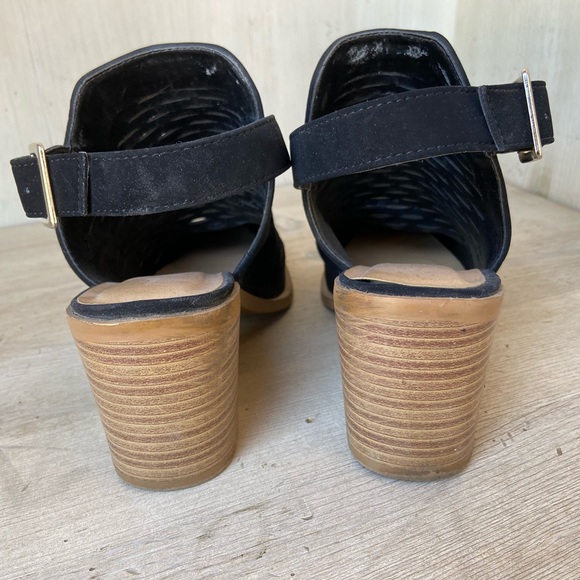 Black perforated stacked heel buckle bootie shoes - Picture 3 of 7